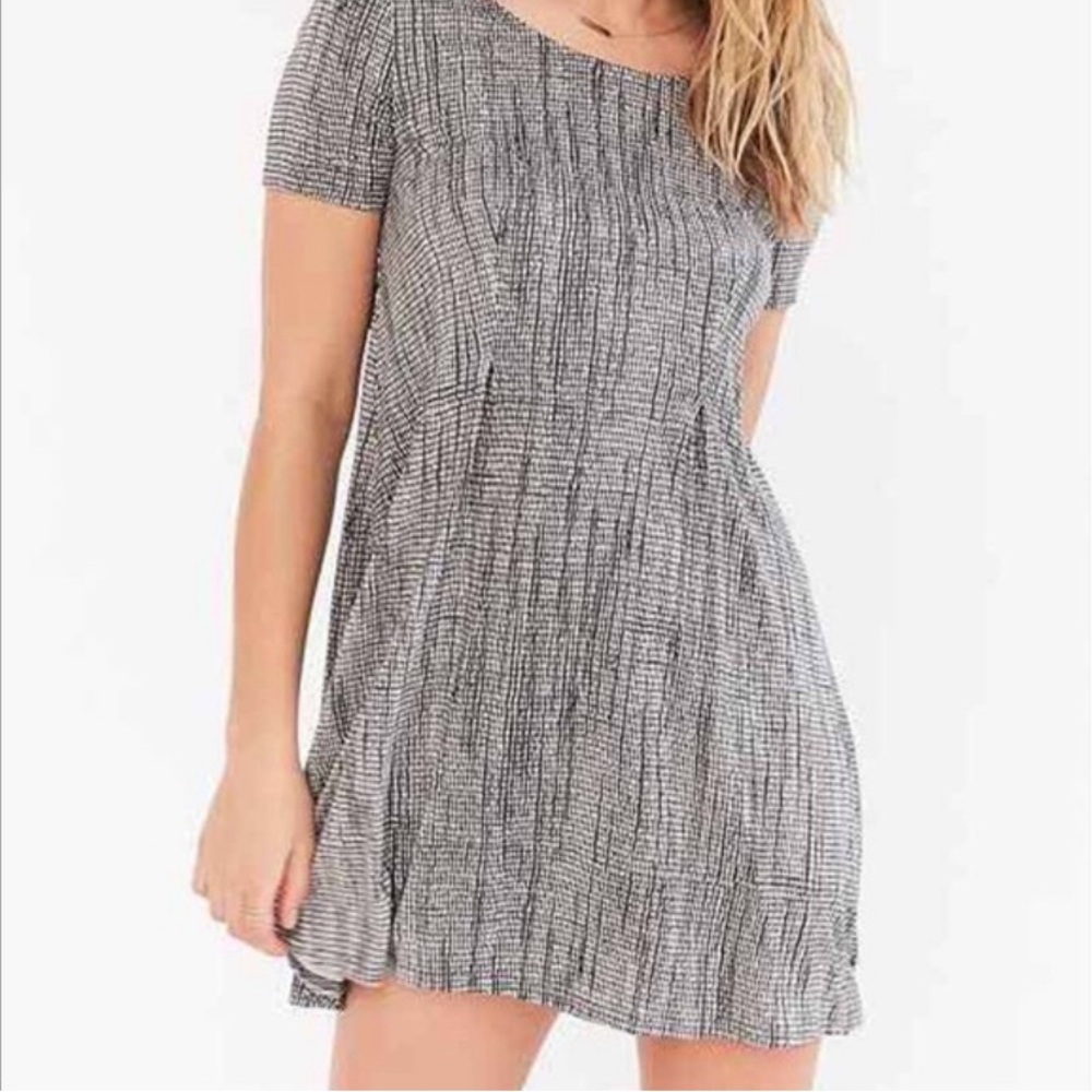 SILENCE + NOISE RILEY TRAPEZE DRESS